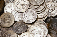 Αποκαλύφθηκαν 3.000 νομίσματα του 12ου και 13ου αιώνα στη Βουλγαρία