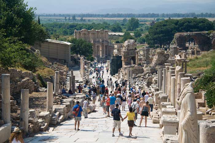 Το αδηφάγο τέρας του τουρκικού τουρισμού