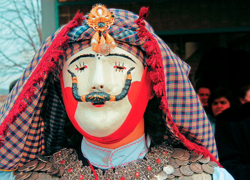 Μάσκες και δρώμενα της λαϊκής παράδοσης… στο προσκήνιο