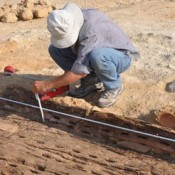 Νεκρική λέμβος της 1ης Δυναστείας στο φως