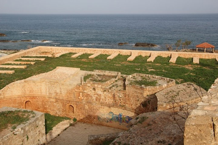 Κατεδάφιση αυθαιρέτου για την ανάδειξη του επιπρομαχώνα της Αγ. Αικατερίνης