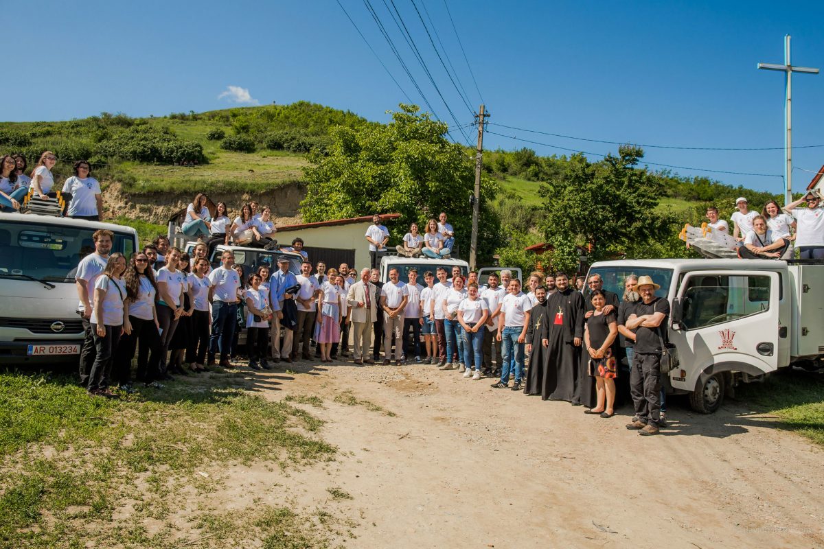 Οι εθελοντές που συμμετέχουν στο πρόγραμμα «Ασθενοφόρο για Μνημεία». Φωτ.: © Flaviu Gabriel.