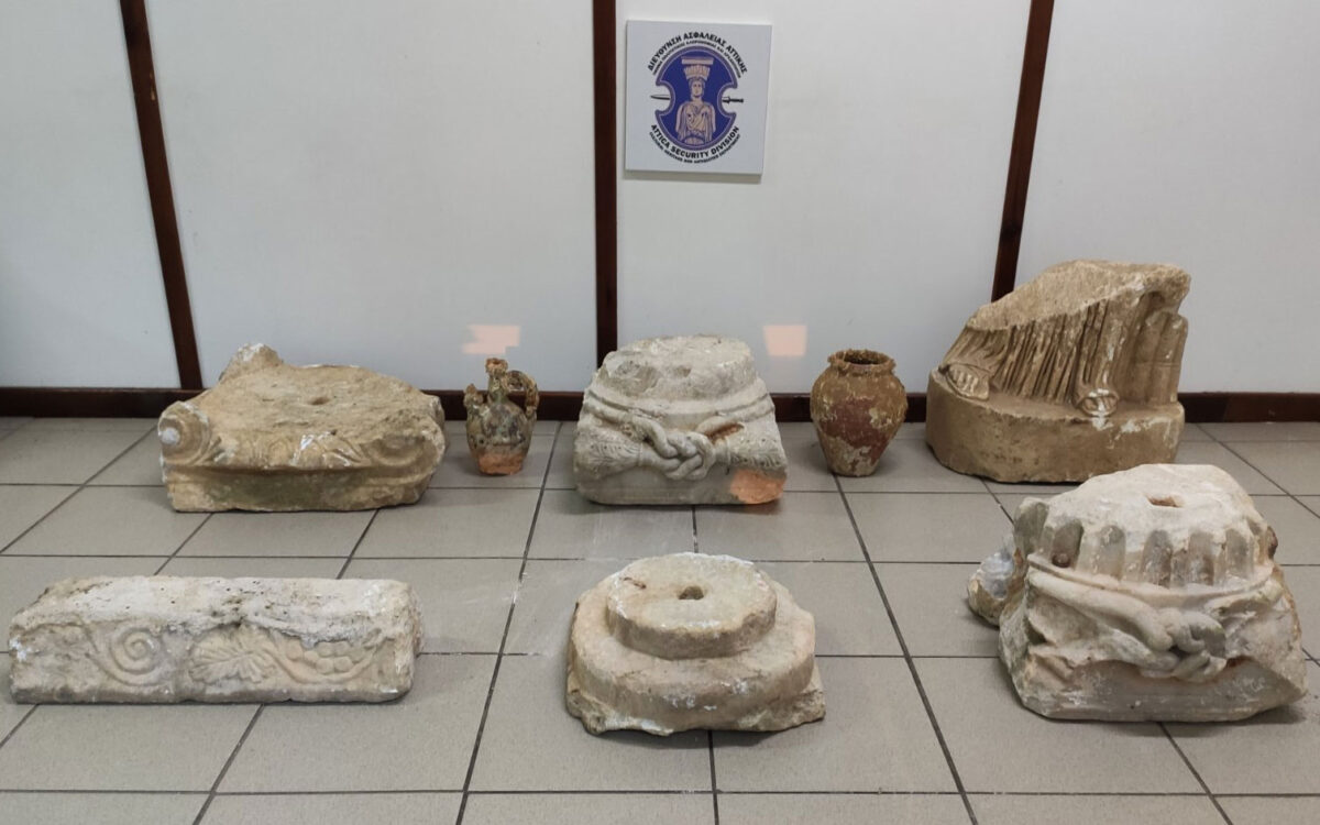Αρχαία αντικείμενα που κατασχέθηκαν στη Μεσσηνία (φωτ.: ΕΛΑΣ).