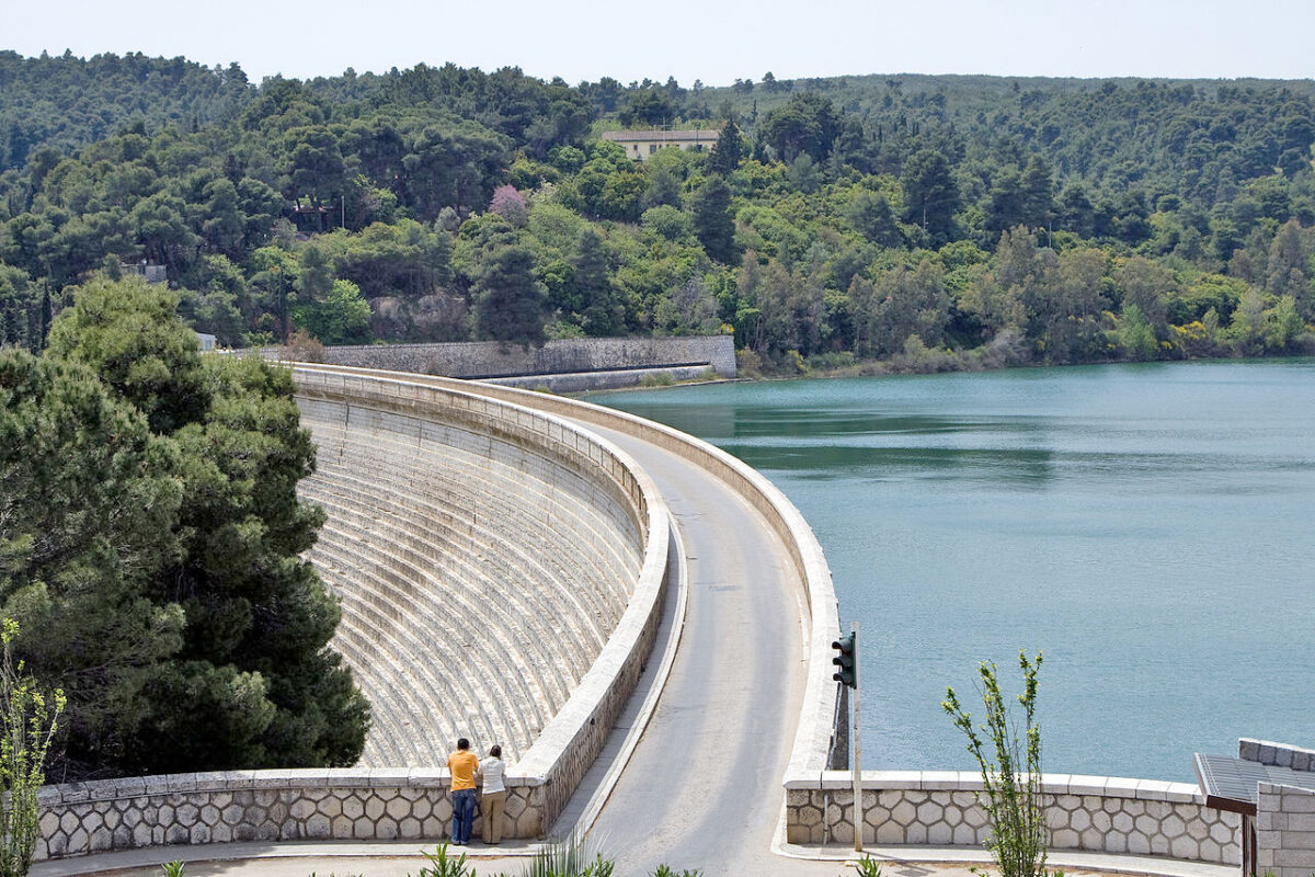 Το Φράγμα του Μαραθώνα (φωτ.: Βικιπαίδεια / Από Vitaly).