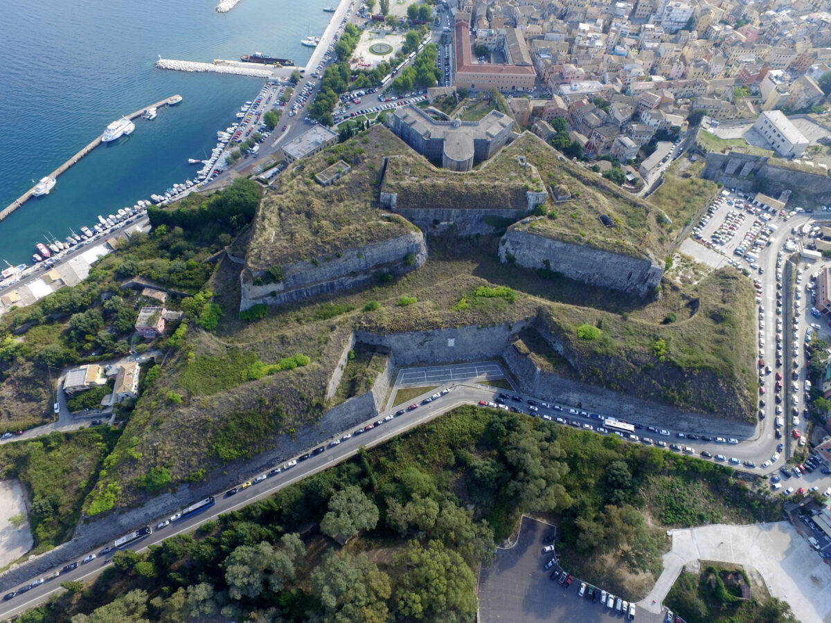 Το Νέο Φρούριο της Κέρκυρας από τα βορειοδυτικά (φωτ.: ΥΠΠΟΑ).