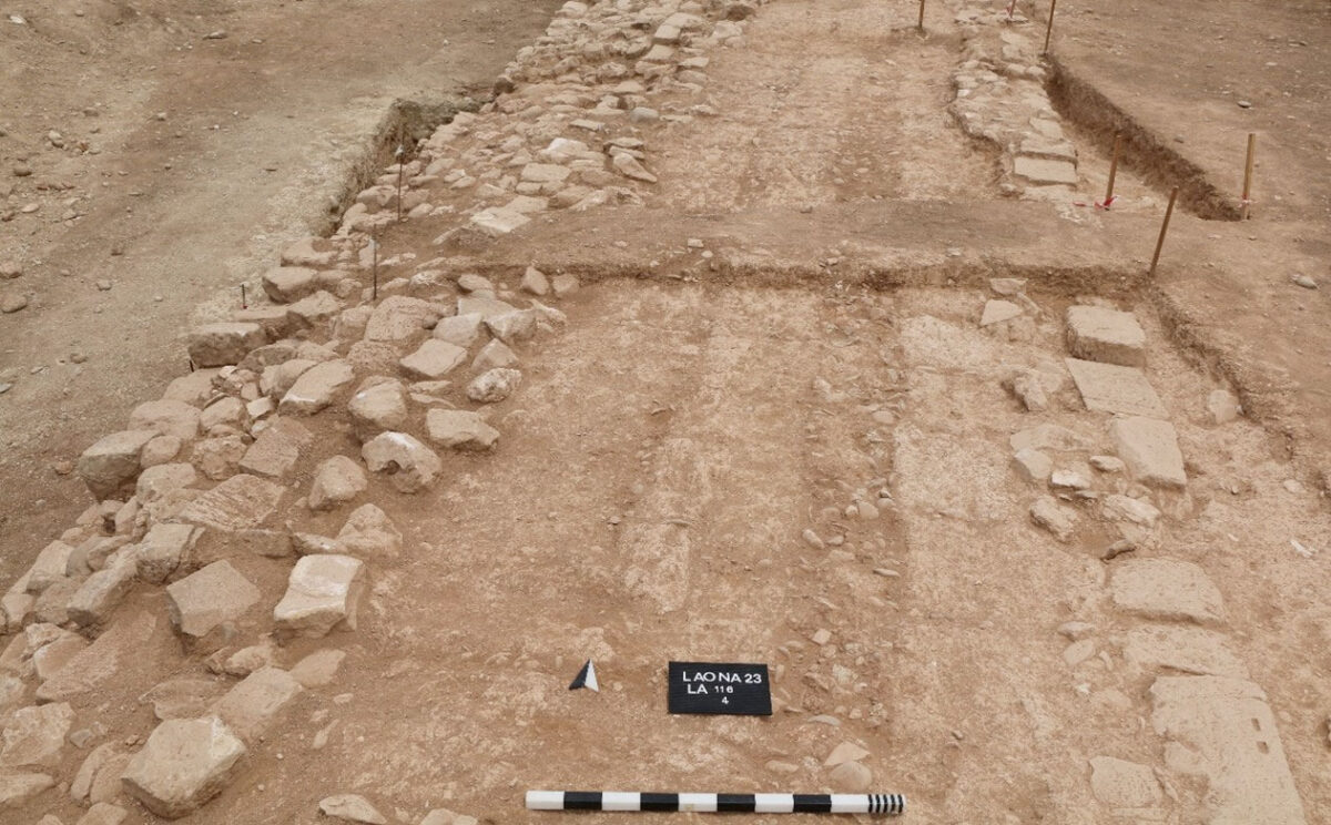 Εικ. 11. Νότιο τμήμα του τείχους με 3 παράλληλες σειρές πλίνθων ανάμεσα στη λιθοδομή. Πηγή εικόνας: Τμήμα Αρχαιοτήτων Κύπρου.