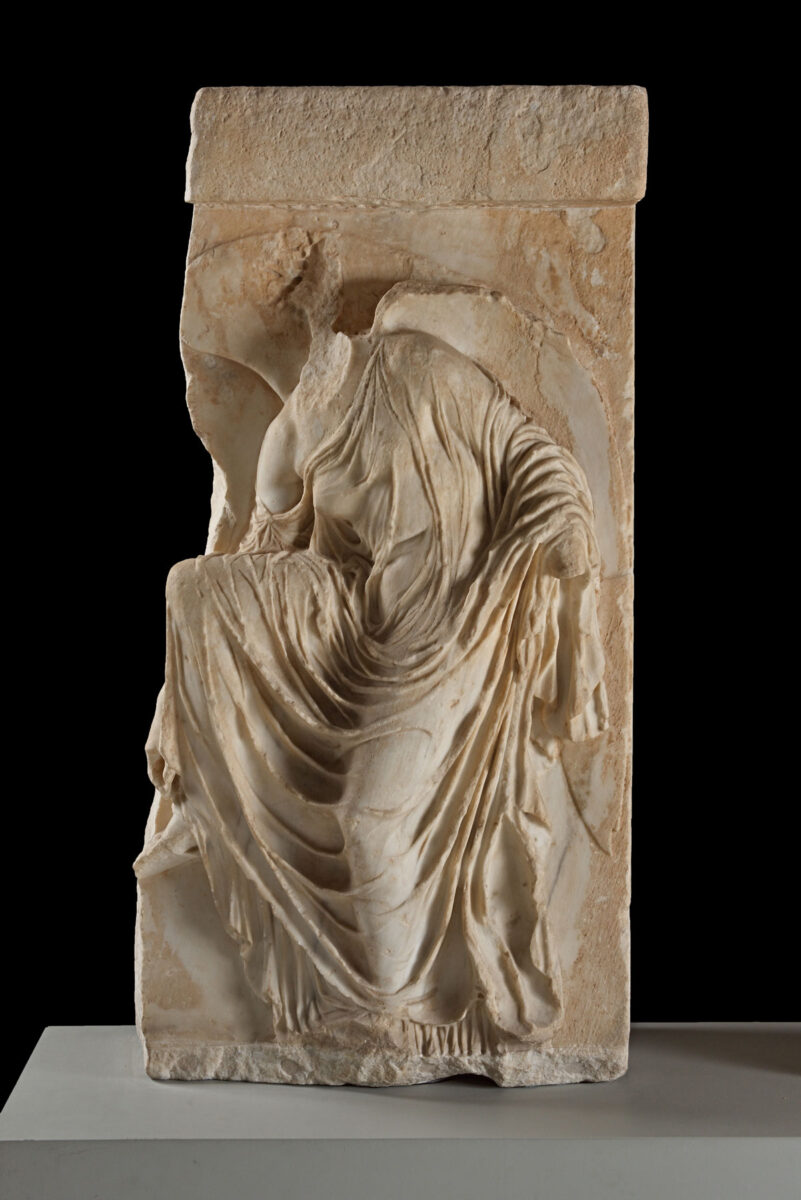 Η Σανδαλίζουσα, 420–410 π.Χ., Μουσείο Ακρόπολης.