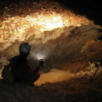 Σπήλαιο στον Μαύρο Βράχο: Μία δεκαετία ερευνών με εντυπωσιακά ευρήματα